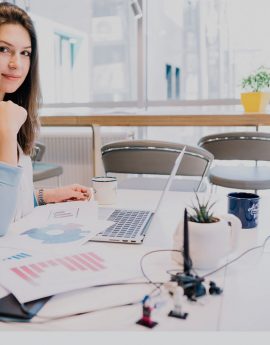 Auxiliar administrativo y grabación de datos