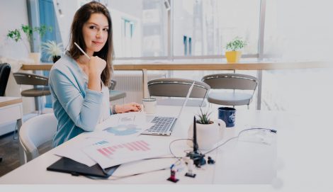 Auxiliar administrativo y grabación de datos