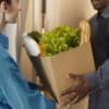 Distribución, reparto y recogida de productos alimenticios a domicilio