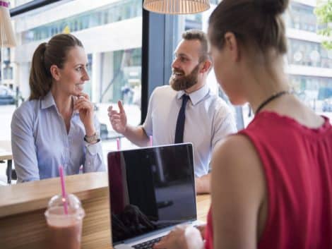 Recepción y atención al cliente en establecimientos de alojamiento