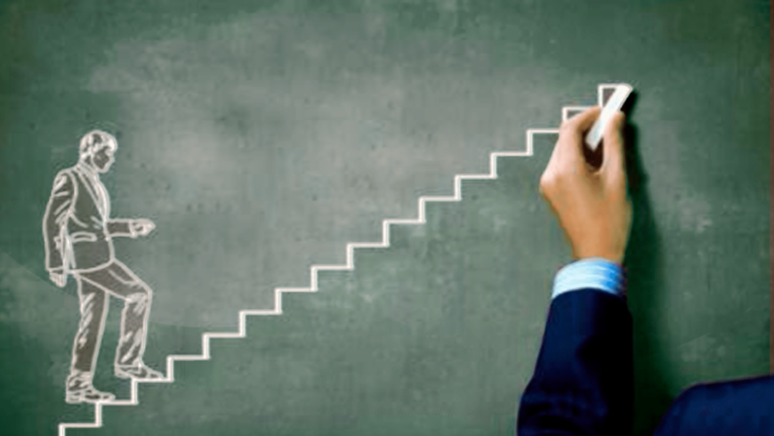 Descubre cómo trazar tu plan de carrera hacia el éxito en España