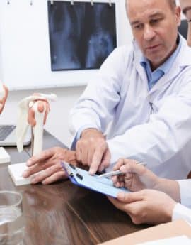 diagnosticar enfermedades y condiciones médicas en pacientes